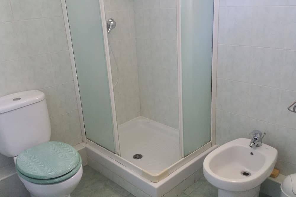 Ganze Wohnung, Sehr schönes 3 Zimmer modernes Schwimmbad Parkplatz Wifi 300 m Golfe Juan Strand in Vallauris, Cannes und Umgebung
