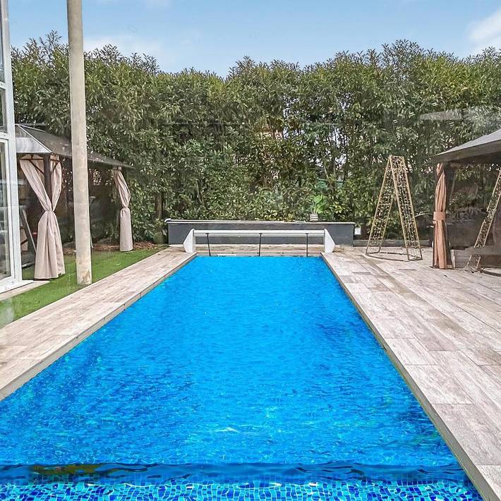 Appartement de vacances pour 8 personnes, avec Terrasse et Piscine