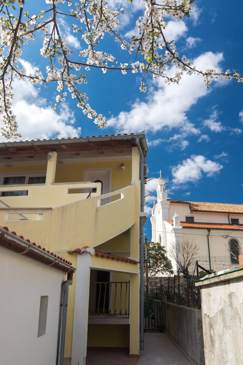 Ganze Wohnung, Two bedroom apartment near beach Baška, Krk A-19518-a in Baska, Krk