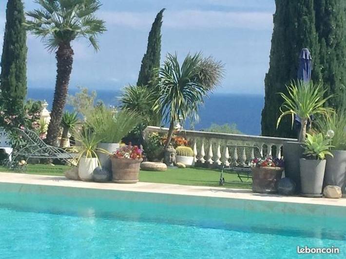 Location de vacances pour 4 personnes, avec Balcon et Terrasse ainsi que Jardin et Piscine à Ceyreste - 3