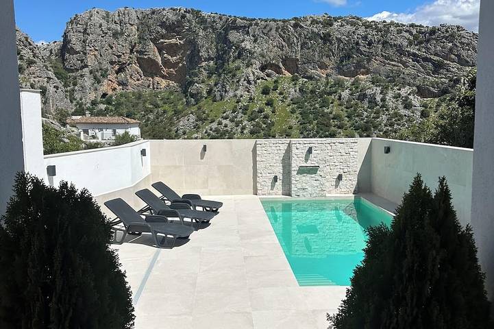 Villa pour 8 personnes, avec piscine et jardin - 1