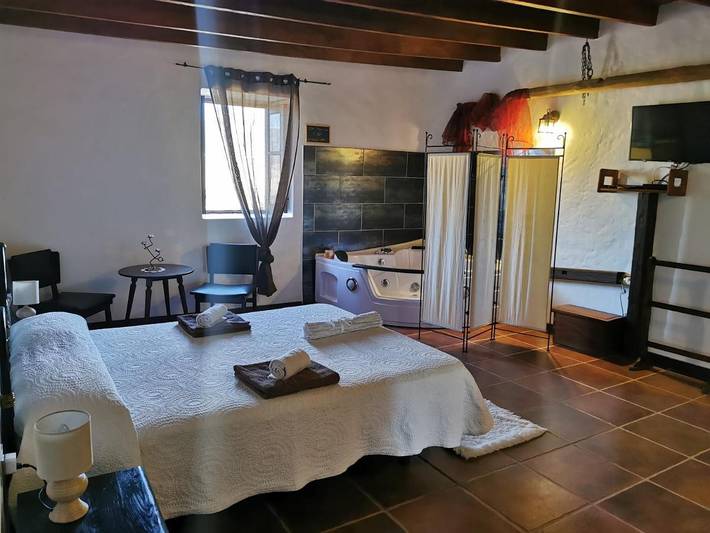 Alojamiento y desayuno para 2 personas, con Jacuzzi y Terraza además de Jardín y Vistas en Puerto del Rosario