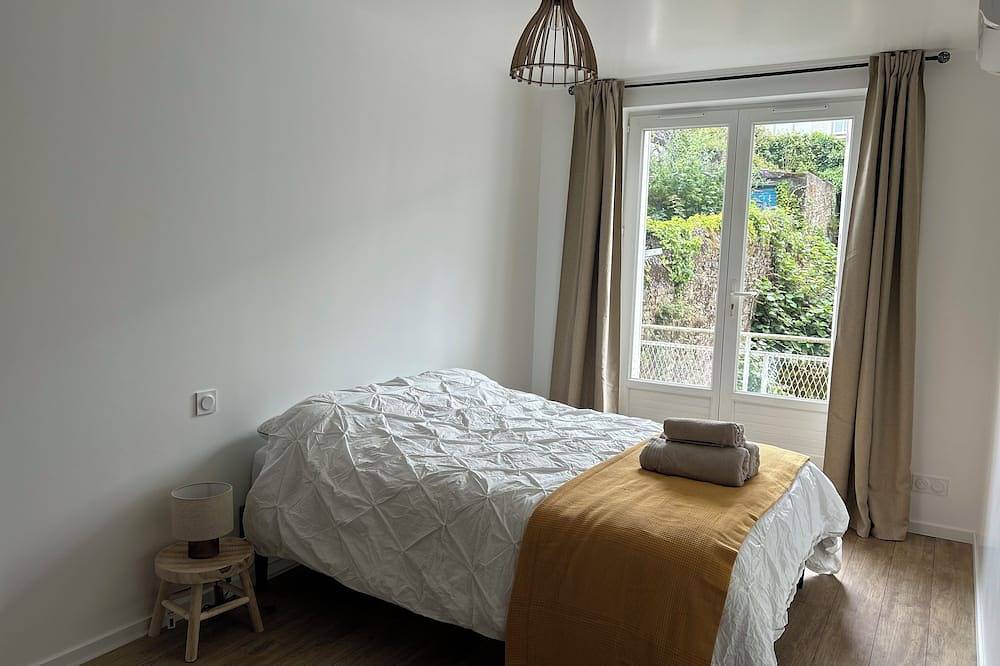 Apartamento entero, Appartement Lumineux et Calme Avec Terrasse et Jardin Dans Centre Ville de Vire in Saint-Jean-du-Bocage, Región de Vire