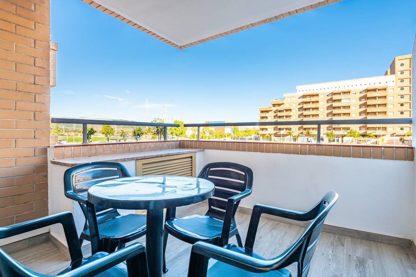 Apartamento entero, Casa vacacional 'Quintana's Home Oropesa Del Mar' con piscina, Wi-Fi y aire acondicionado in Marina d'Or, Oropesa del Mar