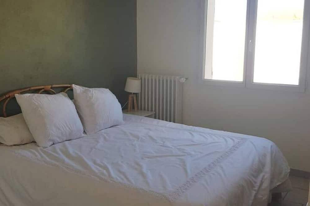 Maison avec piscine au coeur des vignes in Tavel, Région de Nîmes