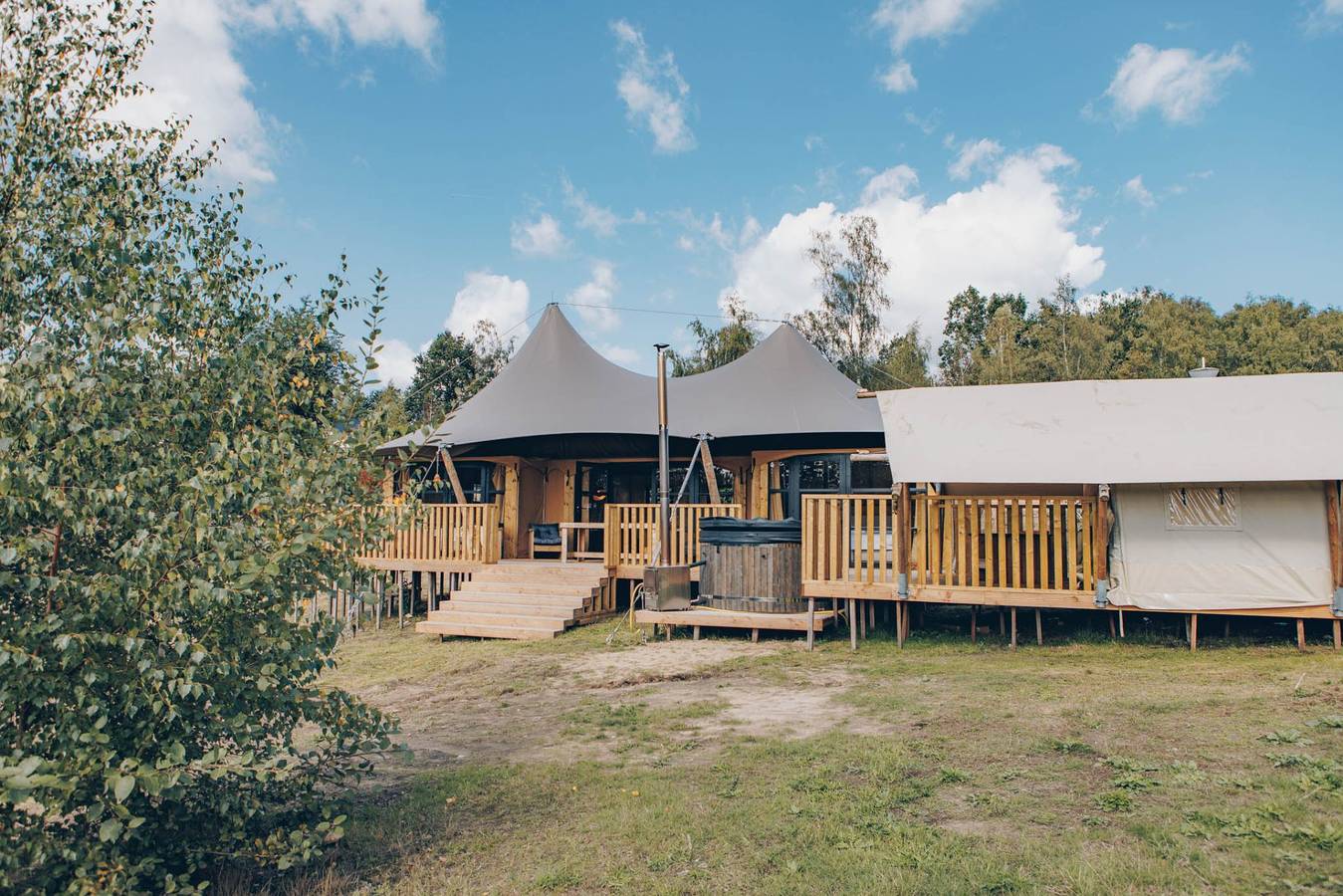 Wb Resort GmbH — Glamfield Lodge Deluxe mit Hot Tub | 4 Pers. in Wilsum, Landkreis Grafschaft Bentheim