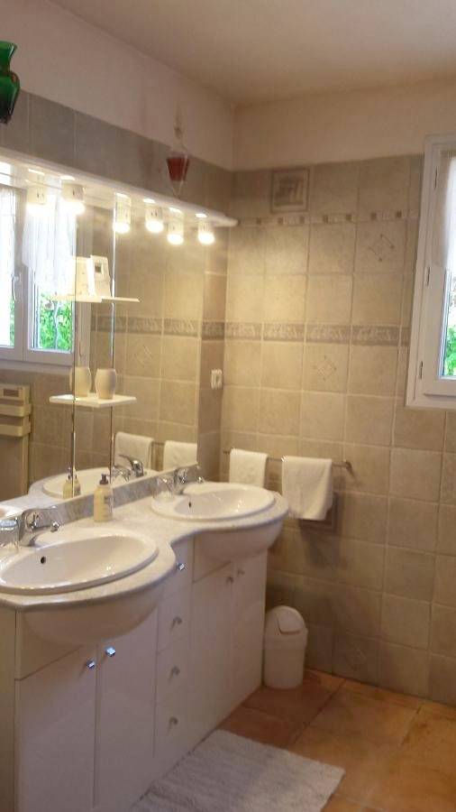 Location de vacances pour 2 personnes, avec jardin ainsi que vue et piscine à Cabriès - 4