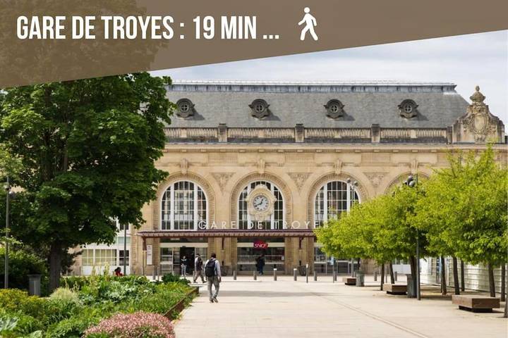 Location de vacances pour 4 personnes, avec jardin et terrasse à Buchères - 2