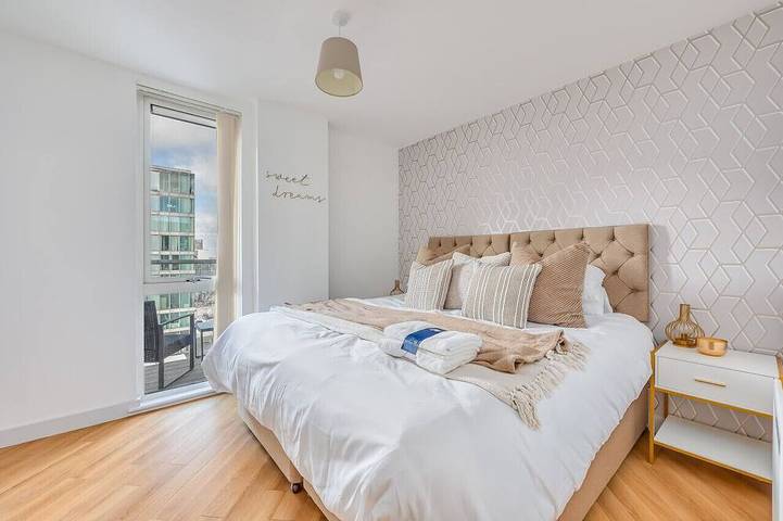 Ganze Wohnung, Stunning City Centre Apartment • Balcony • Free Parking • Fast Wifi • Self-Check-In • Yoko Property in Milton Keynes, Südostengland