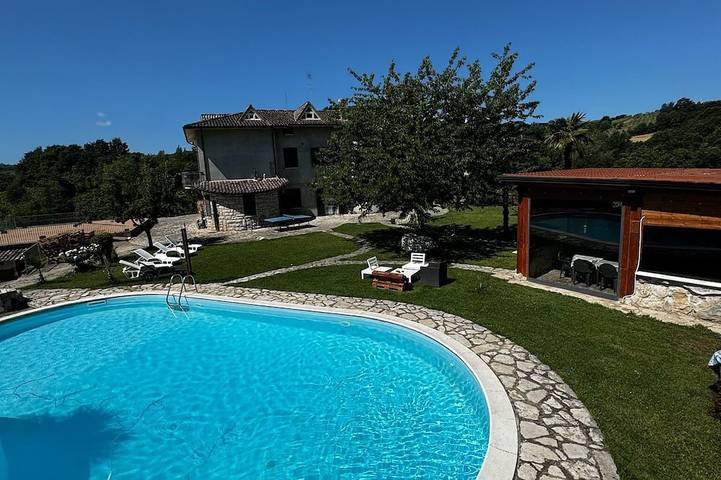 Villa pour 13 personnes, avec balcon ainsi que jardin et jacuzzi - 1
