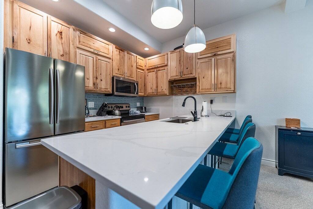 Ganze Wohnung, Condo in Silverthorne Close to Ski Resorts w/ Private Balcony & Work Area! in Silverthorne, Arapaho and Roosevelt National Forests