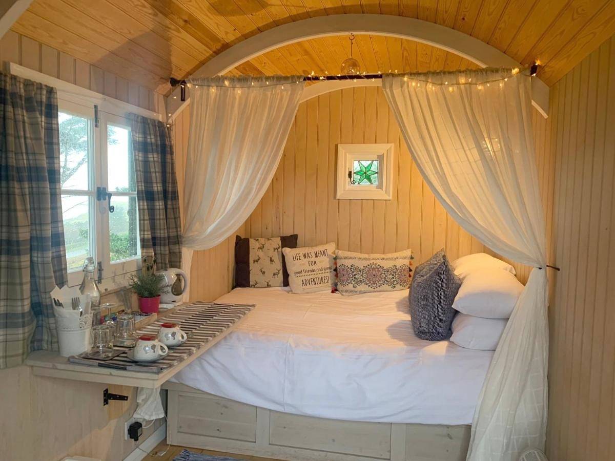Loch Eyre Shepherd Hut in Highlands