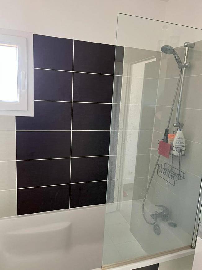 Location de vacances pour 6 personnes, avec jardin ainsi que jacuzzi et terrasse à Saint-Cannat - 2