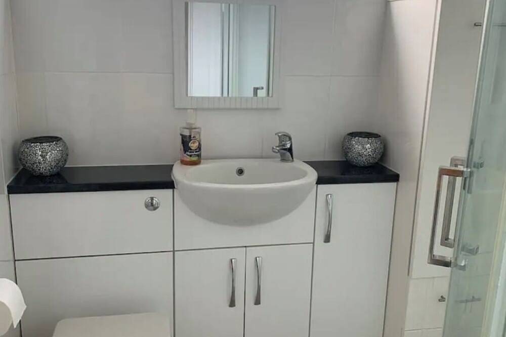 2 Bed Chalet Sleeps 6 - Pets, Near Beach, Parking in Mablethorpe, Lincolnshire