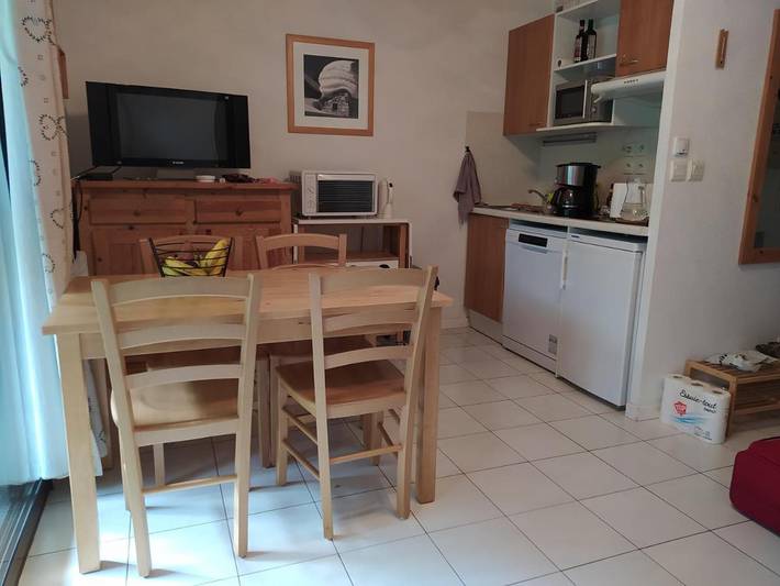 Appartement de vacances pour 4 personnes, avec piscine ainsi que balcon et vue