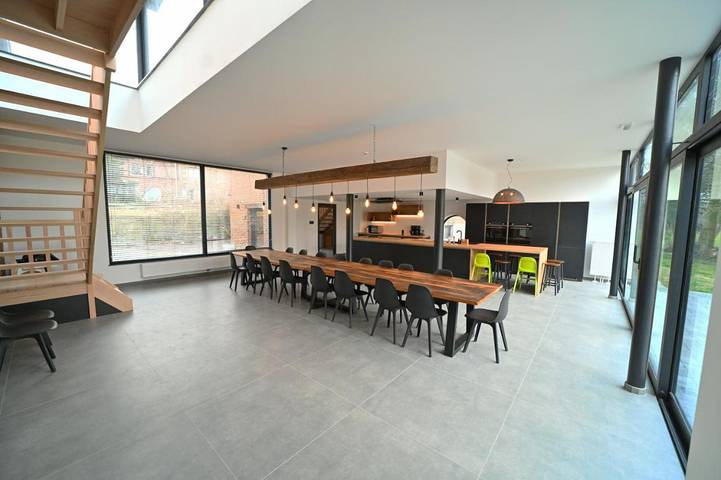 Location de vacances pour 21 personnes, avec sauna et piscine ainsi que jardin et vue dans Baillonville - 3