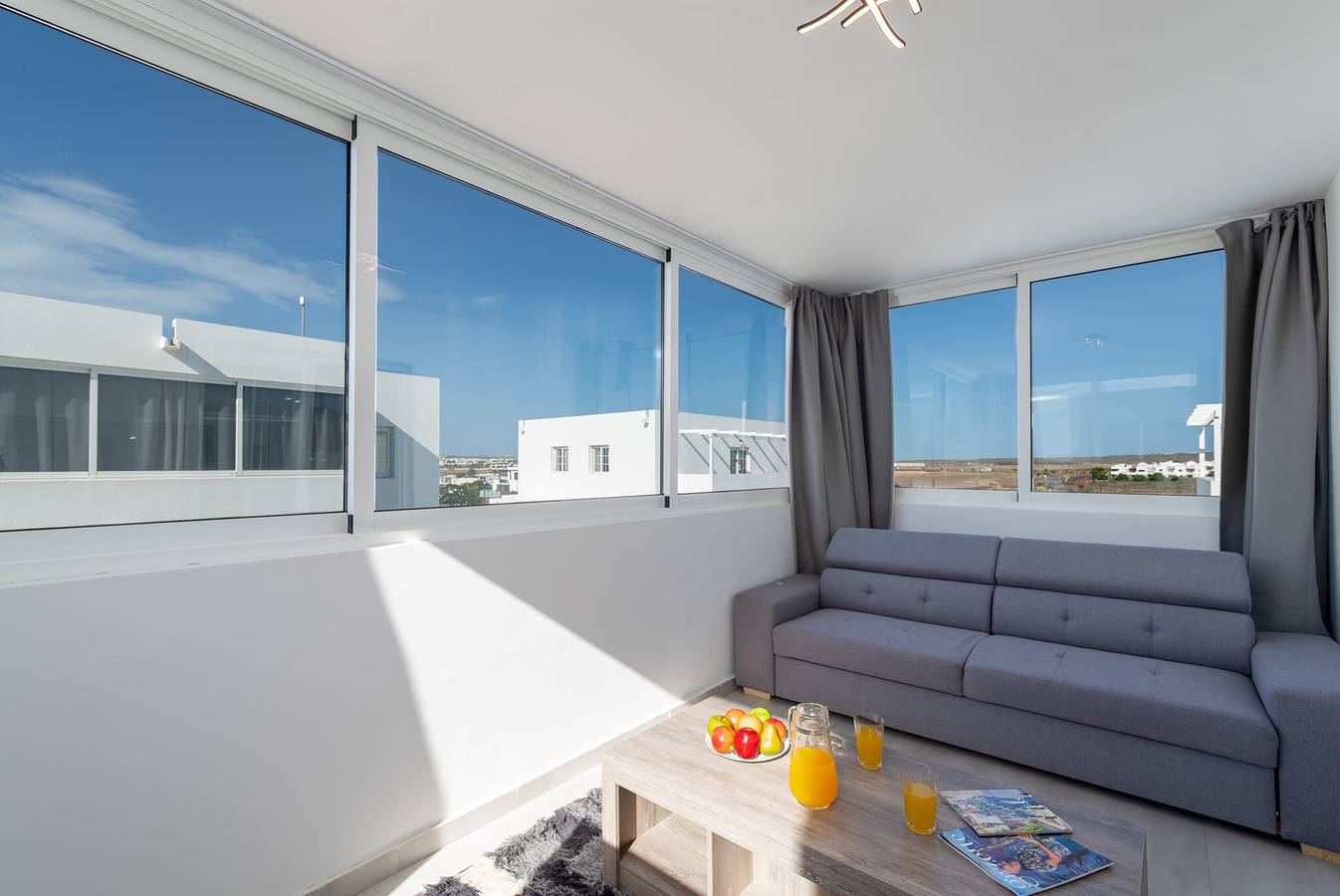 Villa vacacional 'Deleil' con vistas al mar, Wi-Fi y aire acondicionado in Playa Blanca, Yaiza