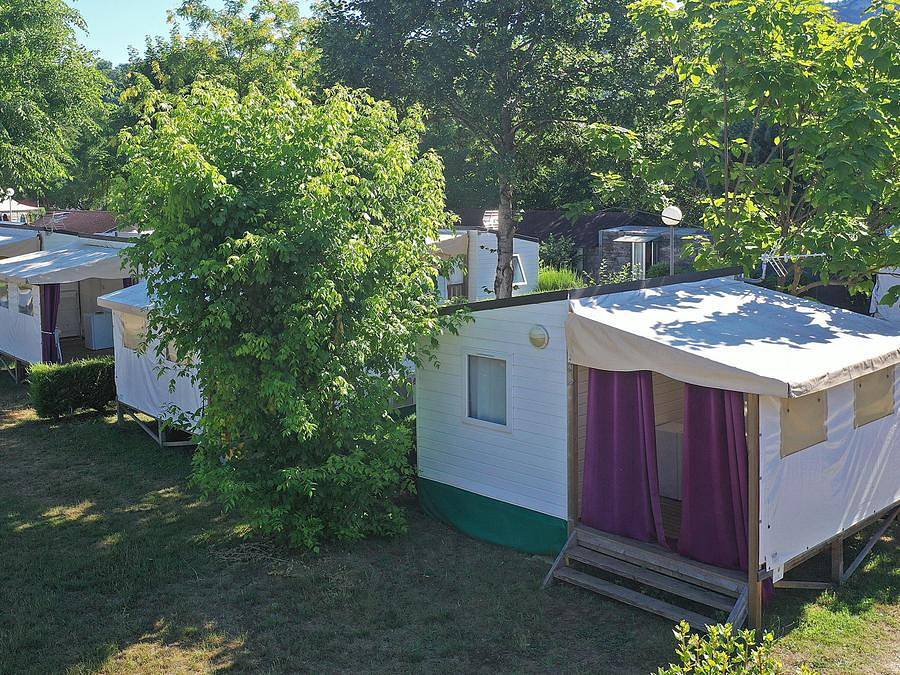 Camping du Lac - Mobilhome 2 personnes - Valentin - cuisine sur terrasse in Foix, Ariège