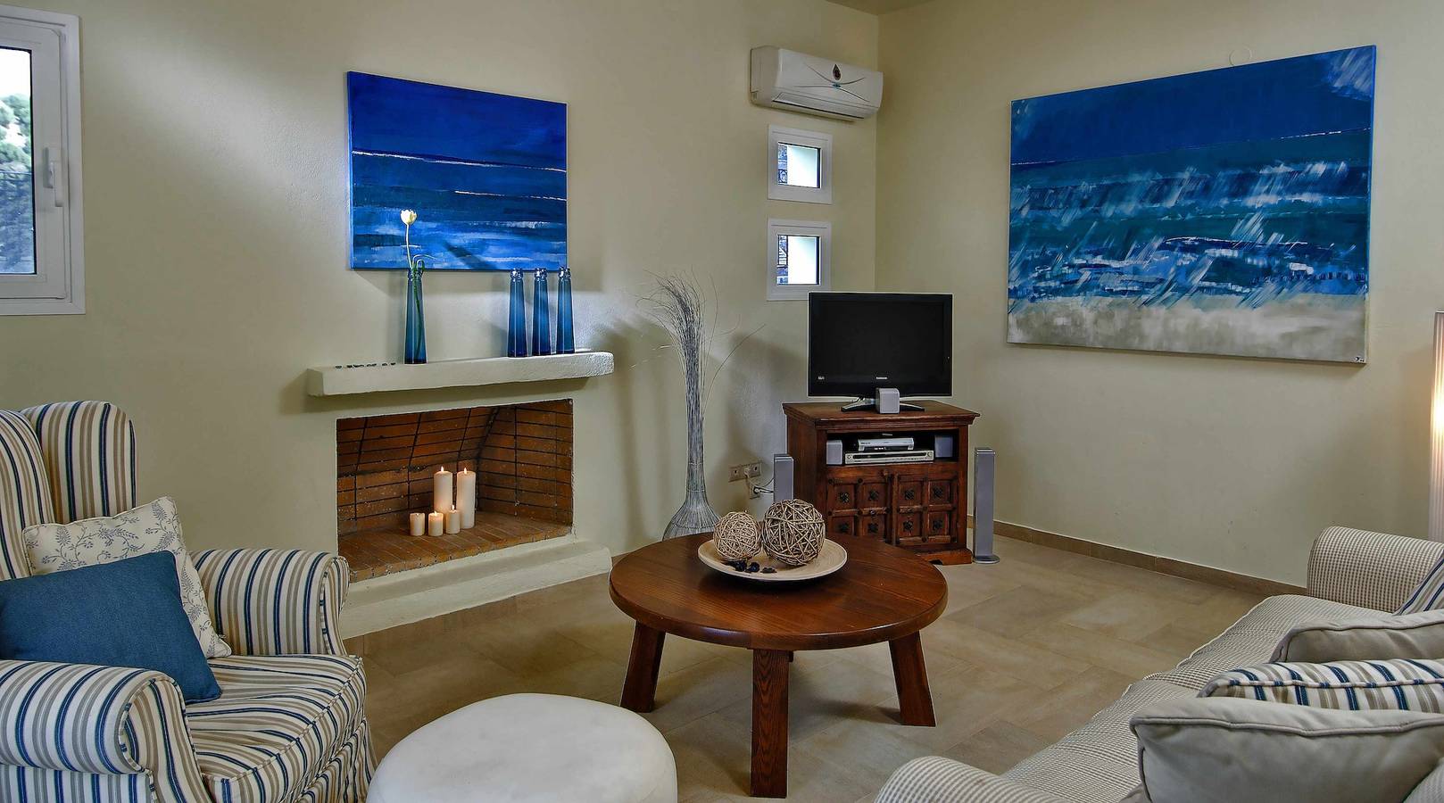 Villa Ouranos our dream in blue and cream with seaview and pool in Lasithi