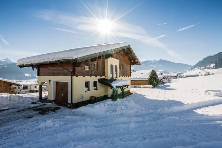 Hütte für 6 Personen, mit Balkon und Garten in Flachau