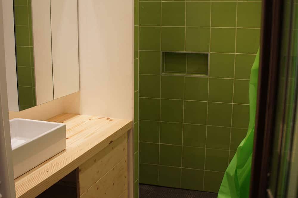Schönes Haus sehr ruhig im Herzen des 19. - 20 Minuten vom Zentrum von Paris versteckt in Paris, Ile de France