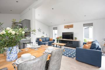 Chalet for 6 People in Broadwoodwidger, Devon, Photo 1