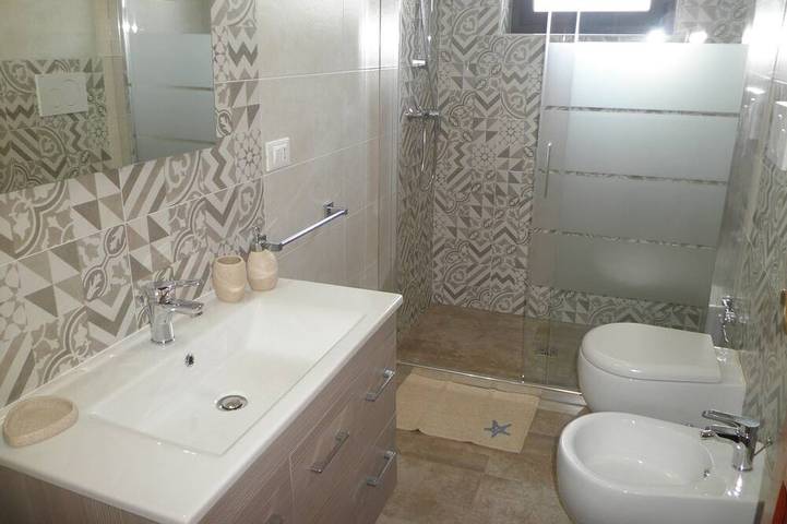Bear Tower, Wi Fi, terrace, garden, parking, 150 m from the beach in Torre Dell'orso, Melendugno