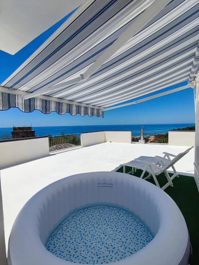 Apartamento de vacaciones para 3 personas, con piscina además de vistas y terraza - 1