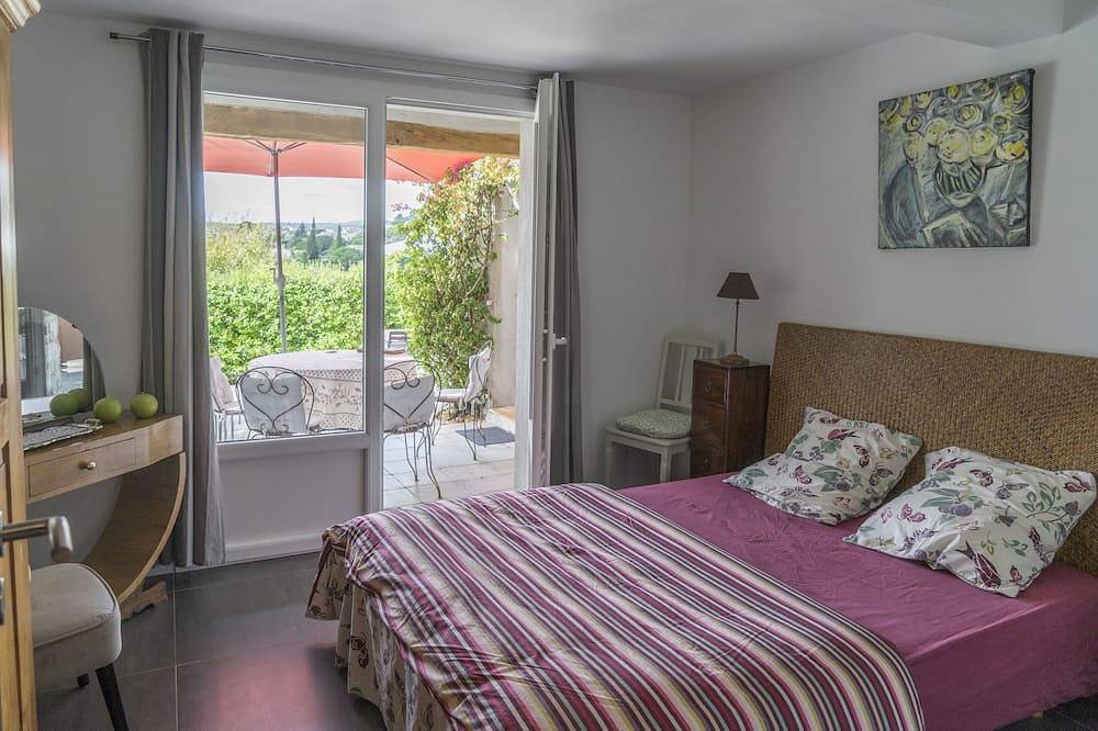 Entire apartment, In the land of sun, sea and artists. in La Colle-sur-Loup, Cannes region