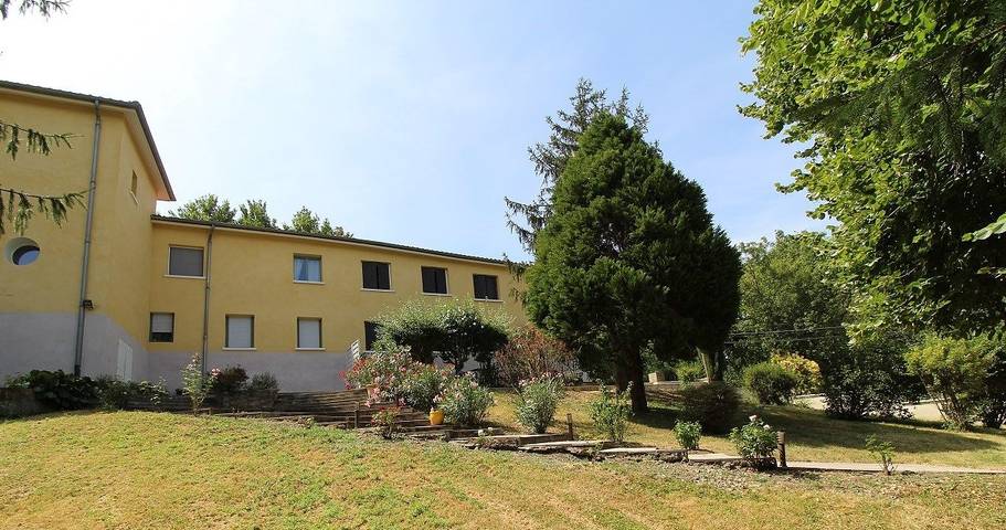 Gîte pour 4 personnes, avec jardin à Saint-Symphorien-d'Ozon