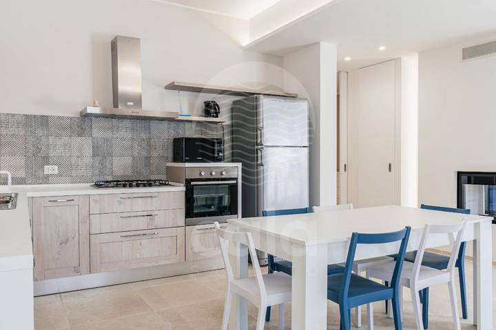 Villa per 14 persone, con panorama e giardino a Torre Lapillo