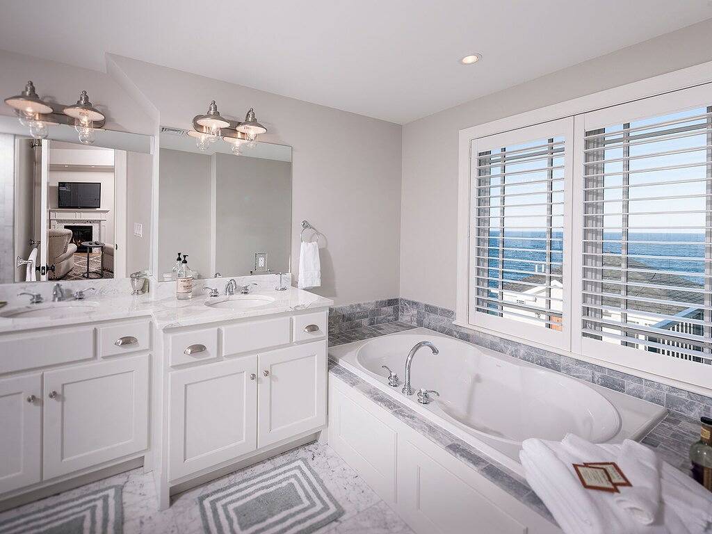 Atemberaubende Neubau, komplette Luxus Amazing Views 3 Schlafzimmer 2. 5 Bäder in York Beach, Cape Neddick