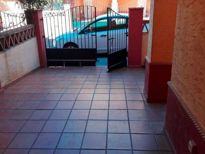 Gîte pour 8 personnes, avec Balcon/Terrasse et Terrasse ainsi que Jardin et Piscine à Lepe