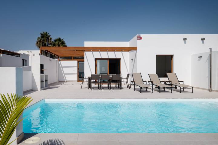 Villa für 8 Personen, mit Terrasse und Garten - 1