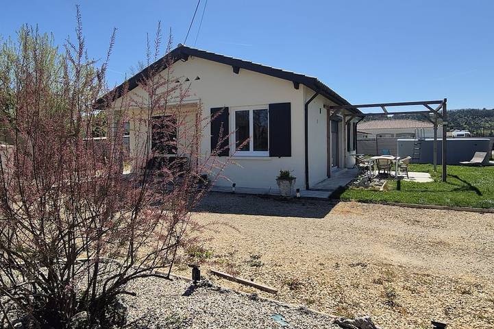 Location de vacances pour 7 personnes, avec jardin, animaux acceptés à Sainte-Livrade-sur-Lot