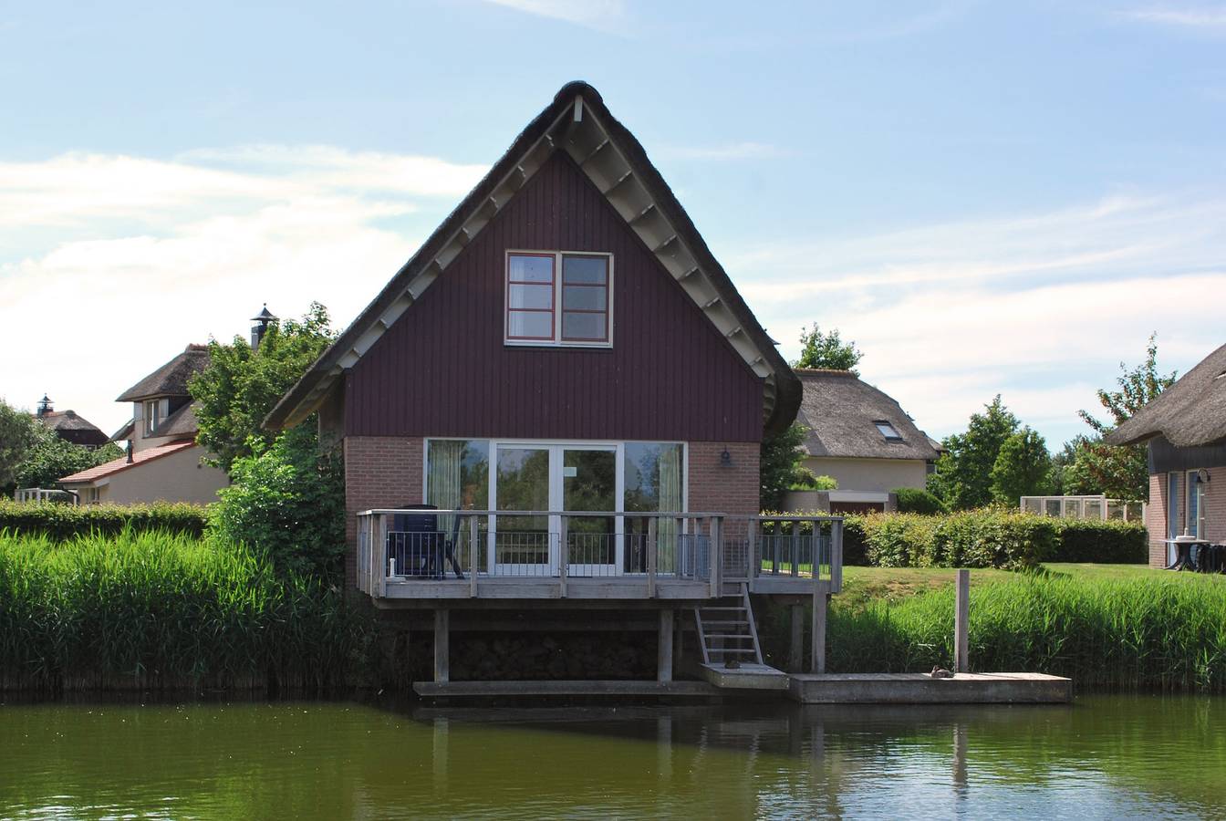 Beach Resort Makkum — Deluxe Fisherman’s Villa mit Sauna – 8 Personen in Makkum, Ijsselmeer
