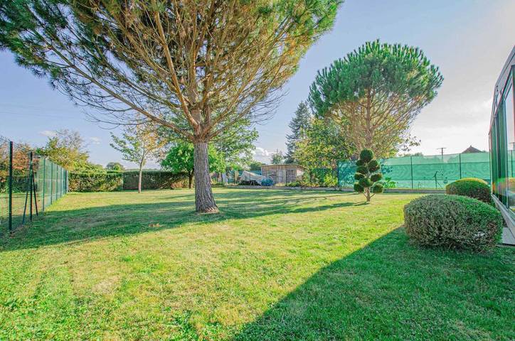 Gîte pour 10 personnes, avec terrasse ainsi que jardin et piscine dans Lac d'Orient - 4