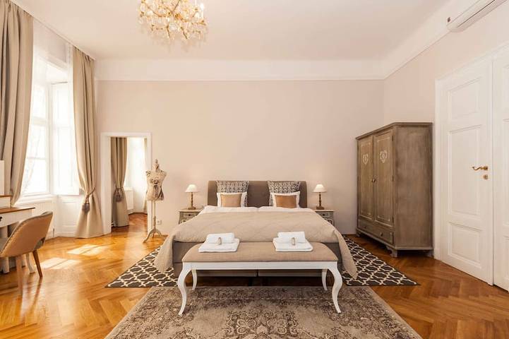 Vacation rental for 10 people, with balcony in Vienna