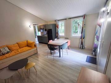 Parc de vacances pour 6 personnes, avec jardin ainsi que vue et piscine, animaux acceptés à Mareuil-sur-Lay-Dissais