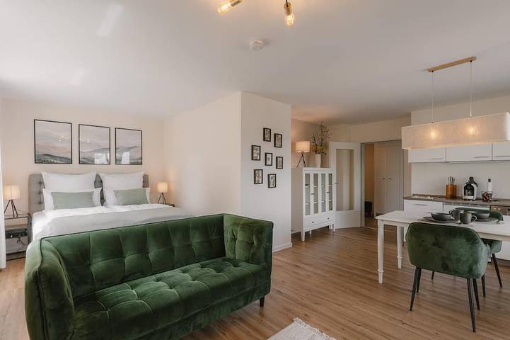 Ganze Wohnung, Exklusiv&Zentral: Apartment mit Balkon+Stellplatz in Frankenalb