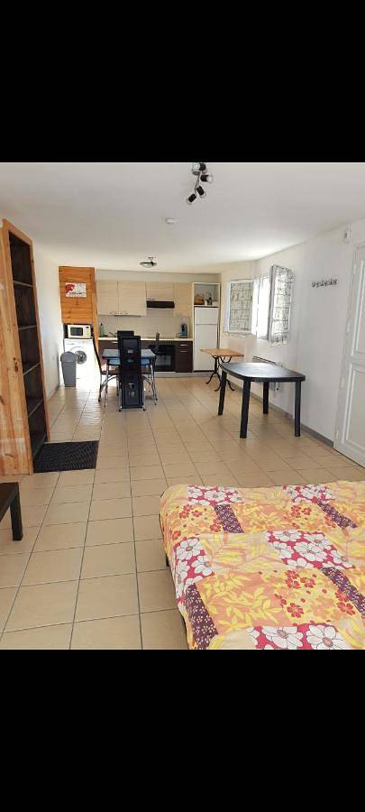 Gîte pour 2 personnes, avec terrasse et vue à Uzer - 4