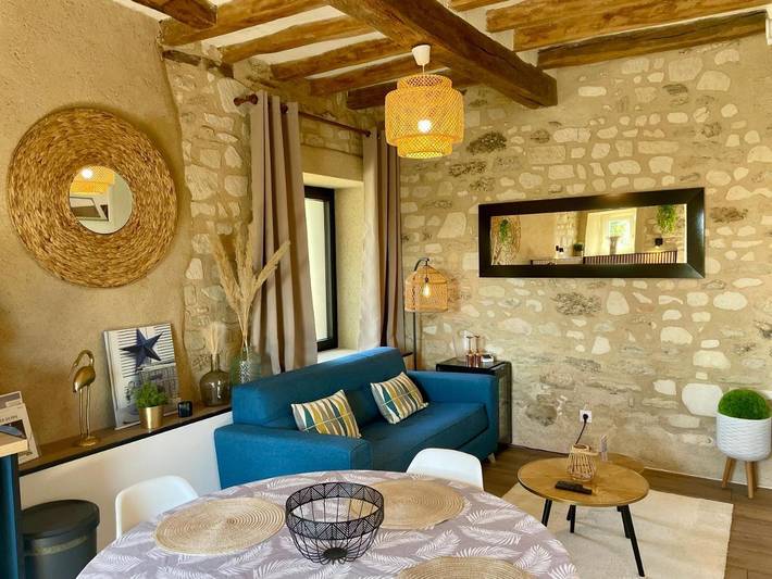 Location de vacances pour 2 personnes, avec jacuzzi et jardin à Louresse-Rochemenier