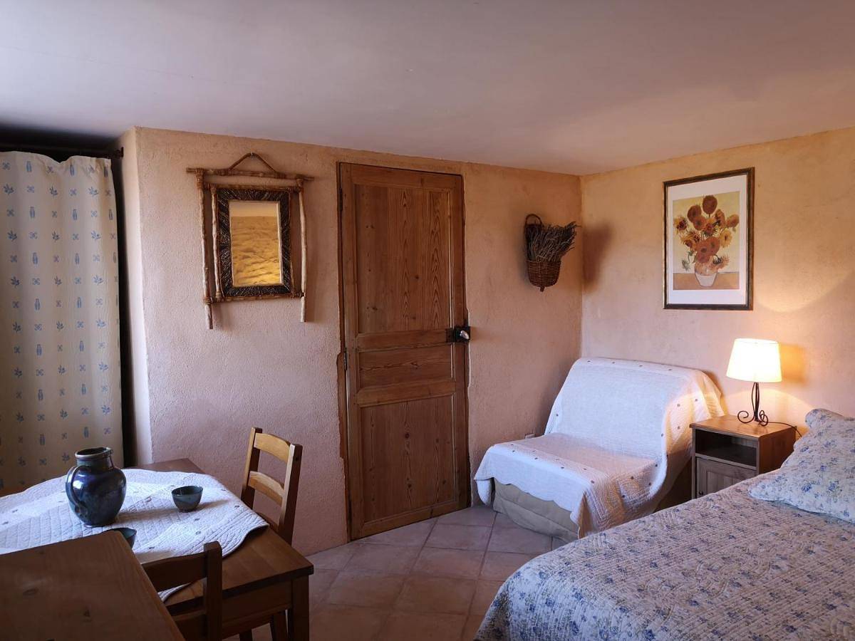 Twin Room with Garden View in Banon, Région de Forcalquier