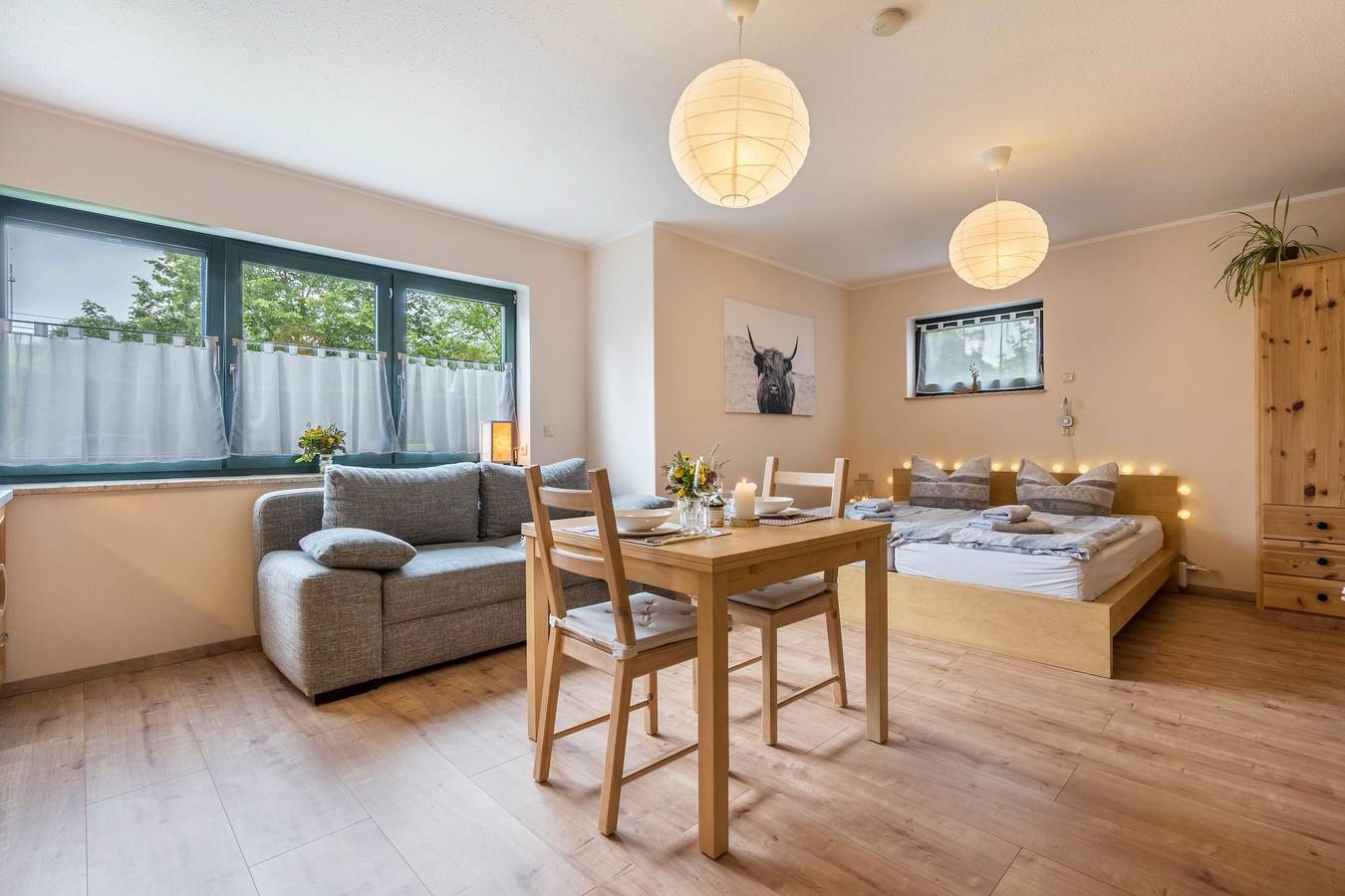 Entire studio, Studio Apartment 'Erzgebirge' with Private Garden and Wi-Fi in Grünhainichen, Ore Mountains