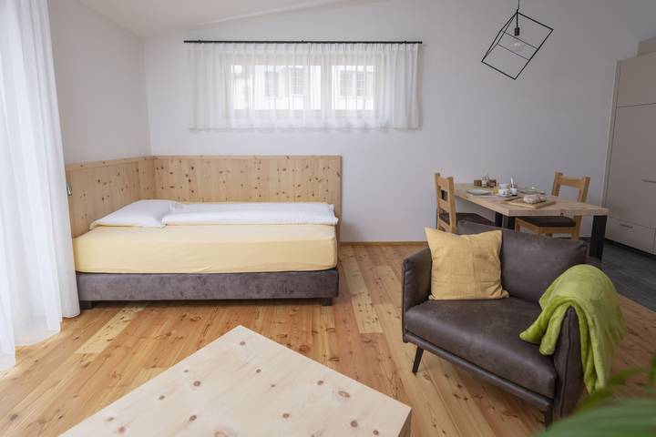 Studio für 2 Personen, mit Pool in Müstair