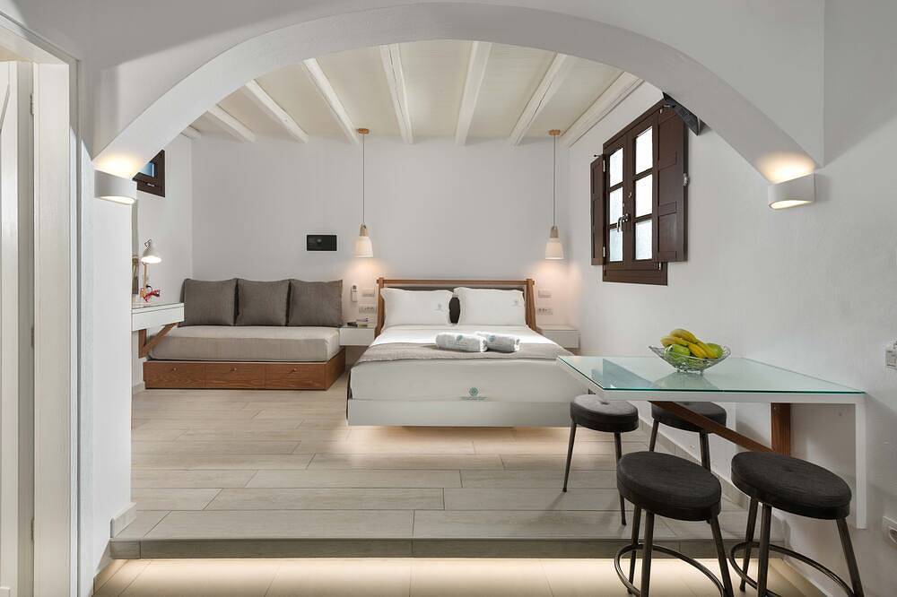 Entire apartment, Lindos Shore Junior Suite very close to Lindos Main Beach in Lindos, Rhodes