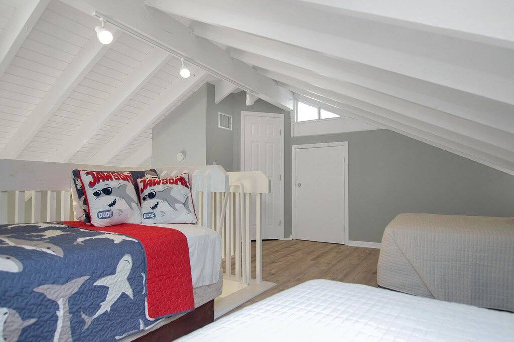 Waterfront House w/ 35ft Dock & Easy Bridge Access in Marathon, Monroe County