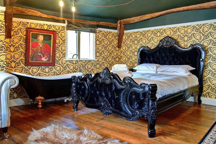 Holiday rental for 18 people, with Hot tub and Terrace as well as Garden in Essex