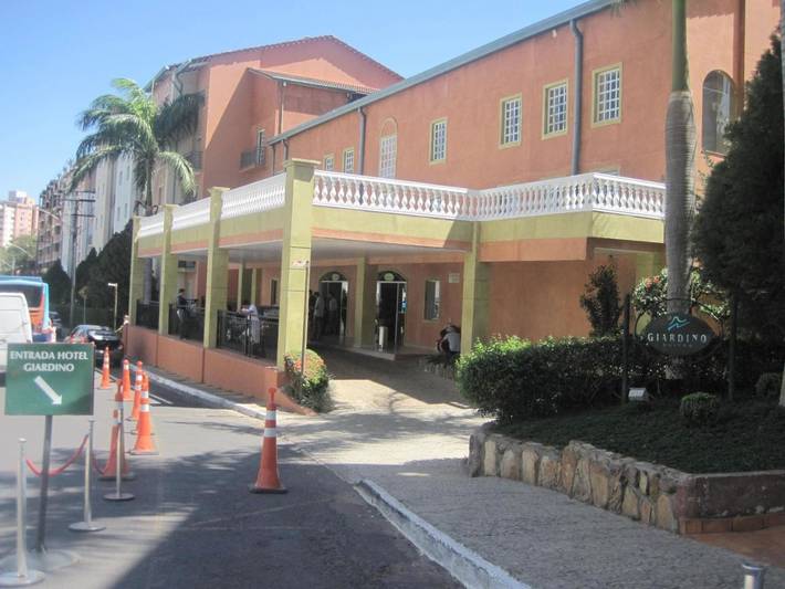 Casas e apartamentos de temporada para 4 pessoas, com piscina e jardim e ainda sauna and vista em Rio Quente