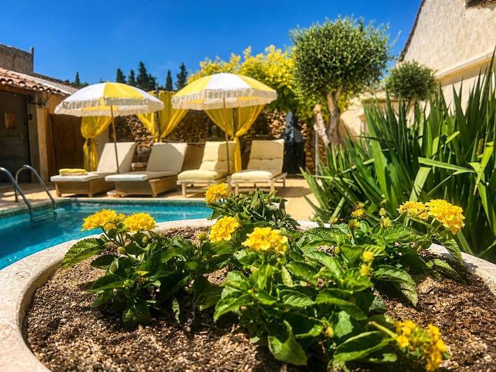 Location de vacances pour 4 personnes, avec jardin ainsi que piscine et vue à Salon-de-Provence - 2